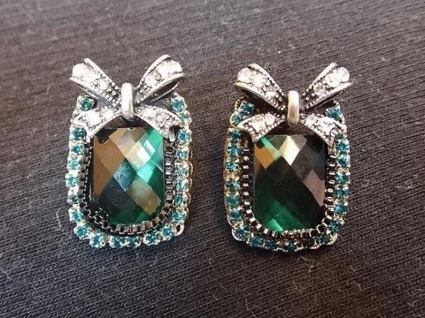 Brinco Vintage Pedras